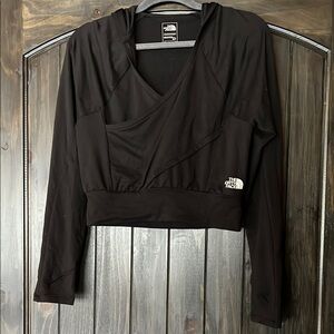 The North Face Women's Black Long Sleeve Top